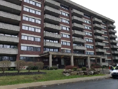 Condo haute gamme 3 1/2 830p.ca, MEUBLÉ à louer, avec garage
