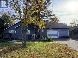 3 town lots on one title in Assiniboia SK - 20,500