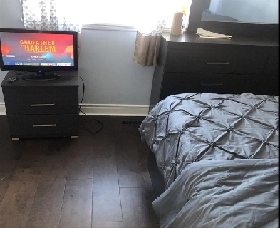 Furnished, Beautiful Room on 2nd Floor in Pickering for Rent