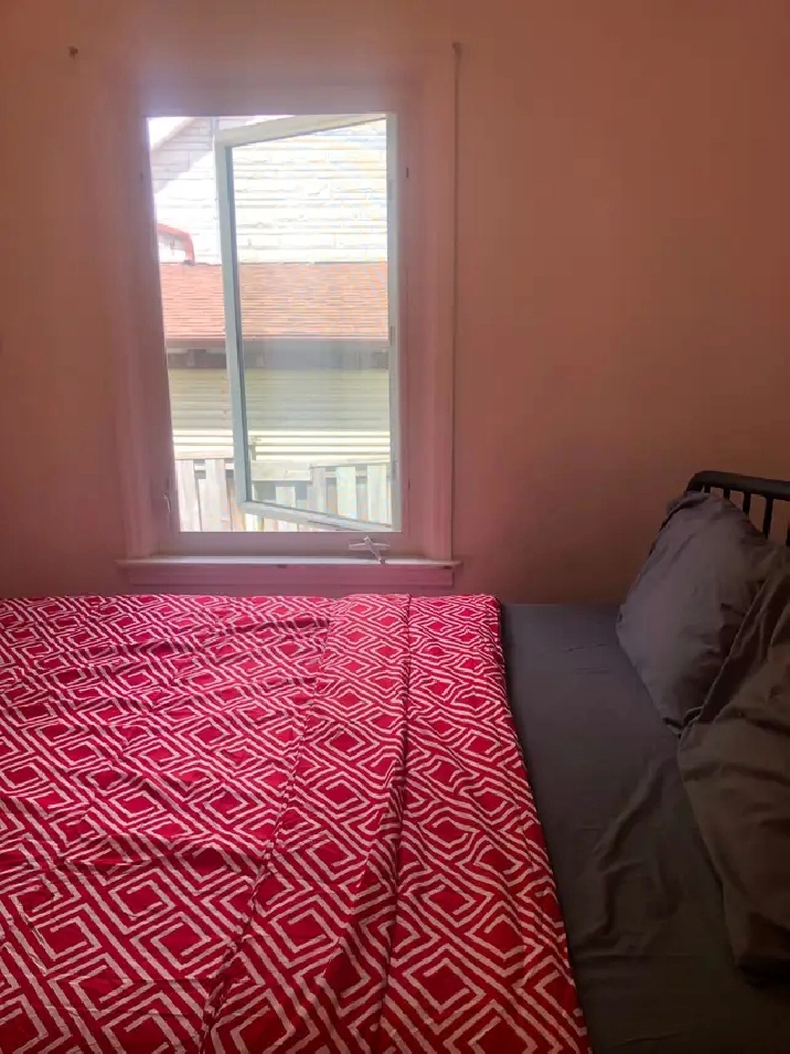 Beautiful, Furnished Room on main floor in Scarborough for Rent
