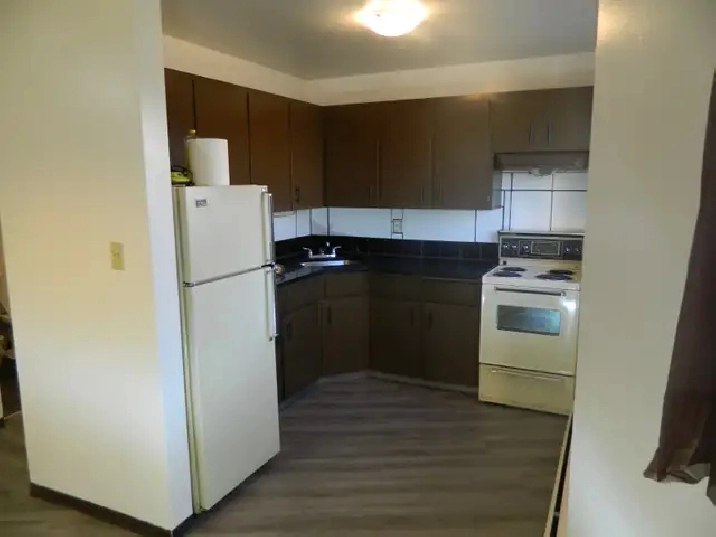 1 Bedroom Apartment $940 Quiet Adult Building Near SouthgateMall