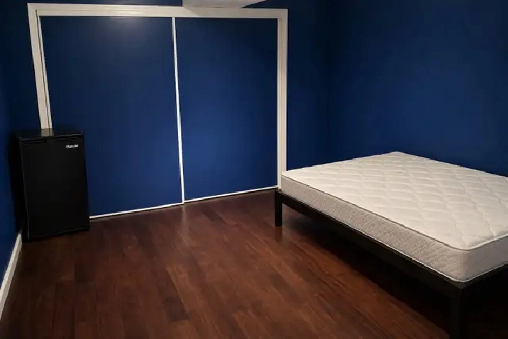 Couples private bedroom room for rent rental   free utilities