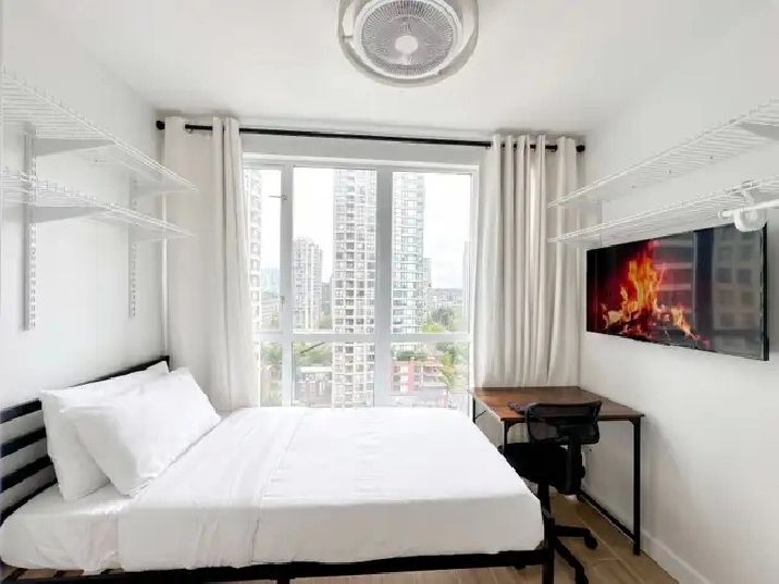 Furnished Yaletown Room,Free Maid Service,Pool & Gym,Move In Now