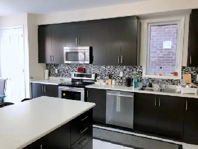 Available Rooms in a detached house