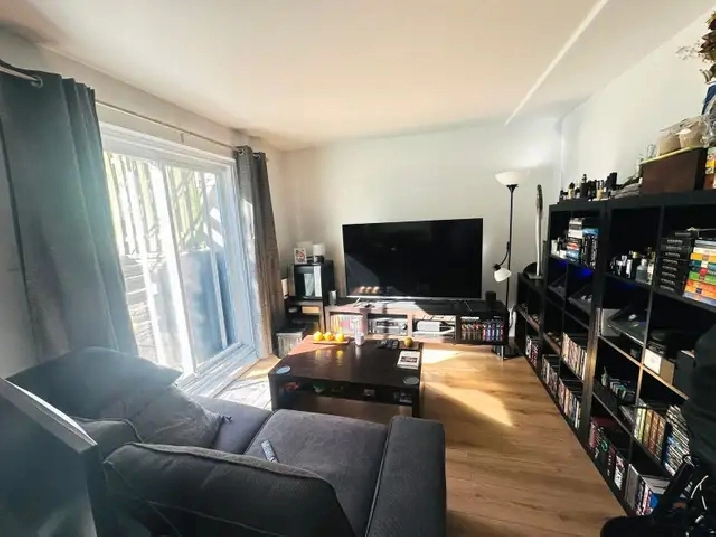 Grand 31/2, Laval, disponible 1 Décembre