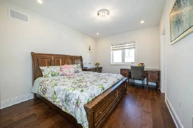 Private master bedroom with ensuite bathroom in Oakville