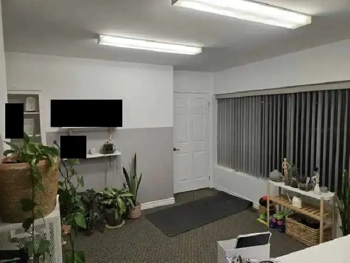Commercial Plaza Office Space for Lease - 550 Sq Ft, Unit 13 Upp