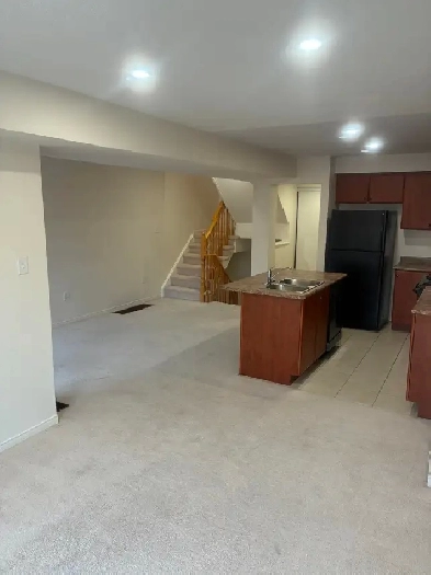 Full Ajax Townhome - Audley and Rossland - $1895