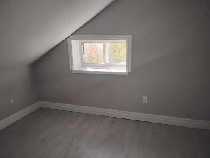 room for rent with your own sitting area