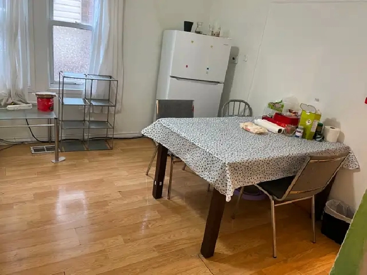 Unbeatable Price! 5-Bedroom House Near U of W – $1,650 Utilities