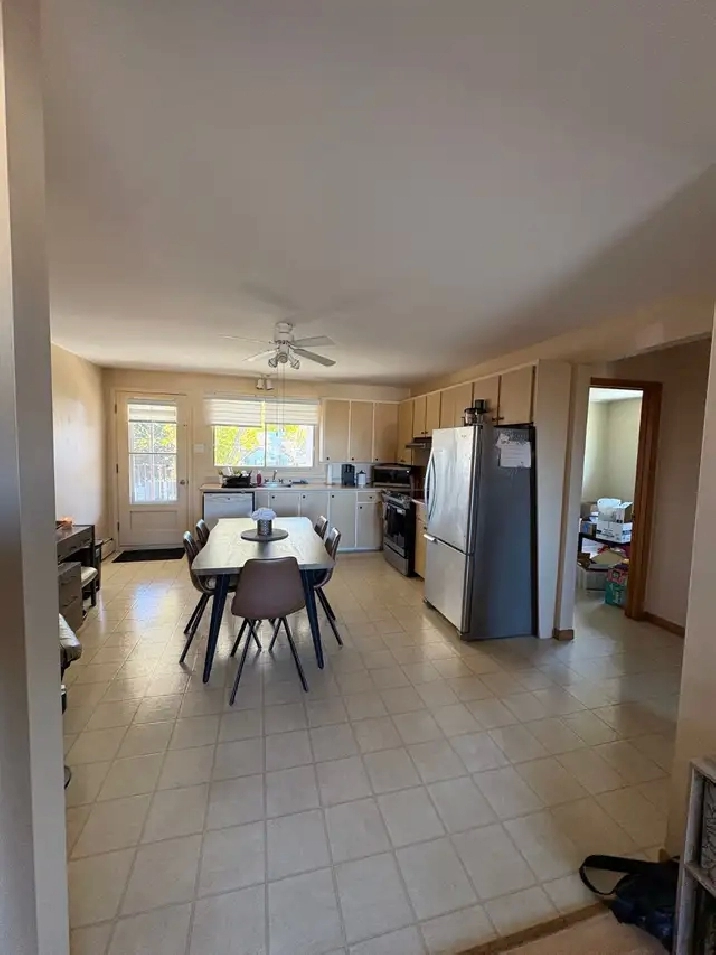 Logis 4-1/2 à louer à Granby, 55 ans et , non fumeur. 975$/Mois