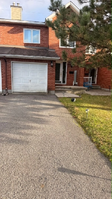 EXECUTIVE 3BDRM TOWNHOME FOR RENT in Orleans December 1st- $2665