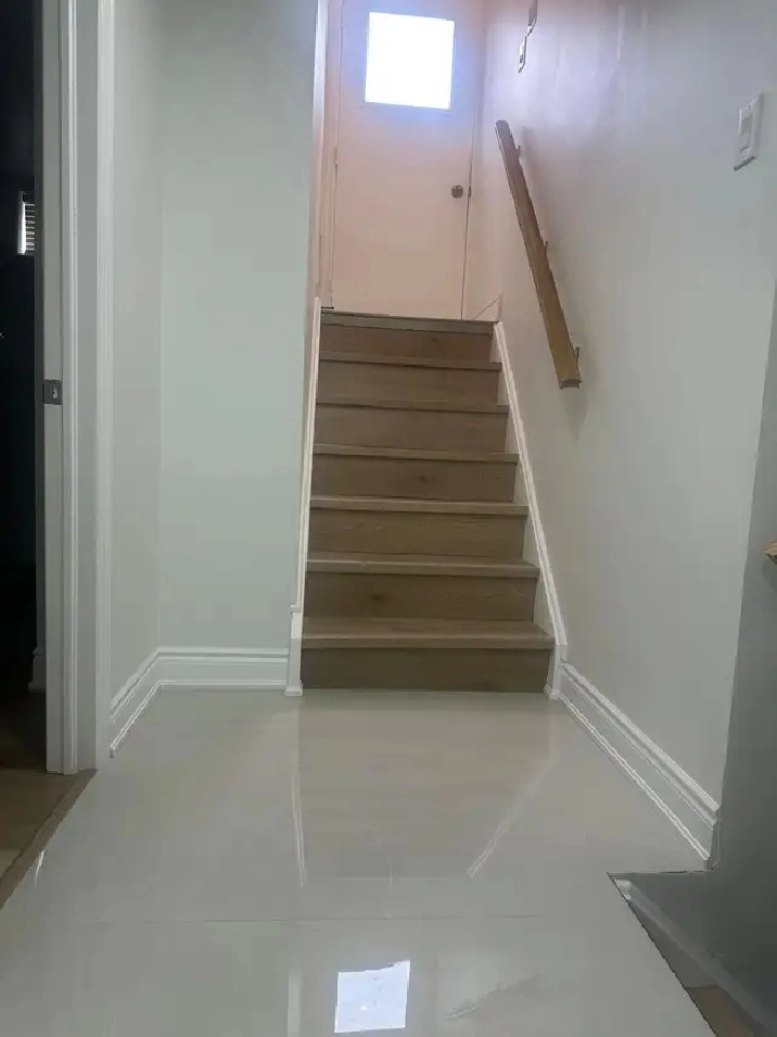 Legal basement for rent  $1750/month   utilities  - Brampton