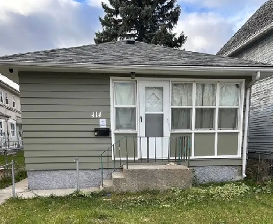 2 Bedroom House for Rent - 414 Talbot Avenue