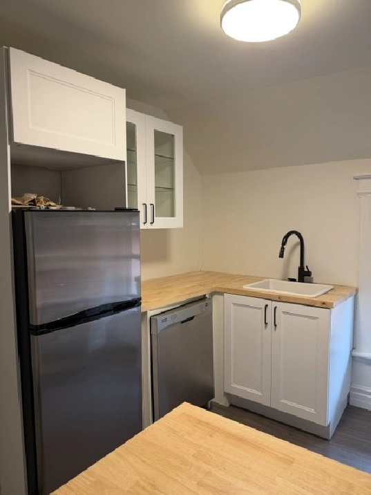 2 Bedroom Apartment for Rent - 1 year lease