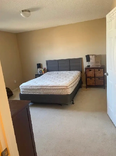 LARGE 2ND FLOOR MASTER BEDROOM FOR RENT $500/month