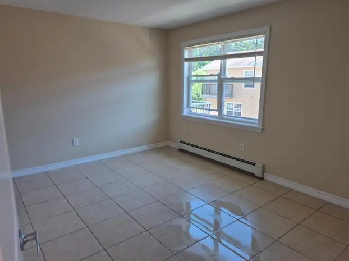 November 1 BDR apt, East SJ, Heat included, Elevator, Parking