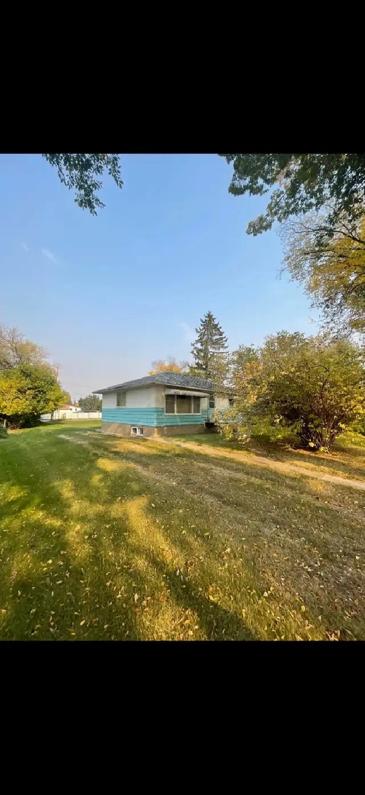 4 Bed 1 Bath Bungalow