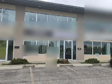 Commercial Plaza Office Room for Lease - 150 Sq Ft, Brantford