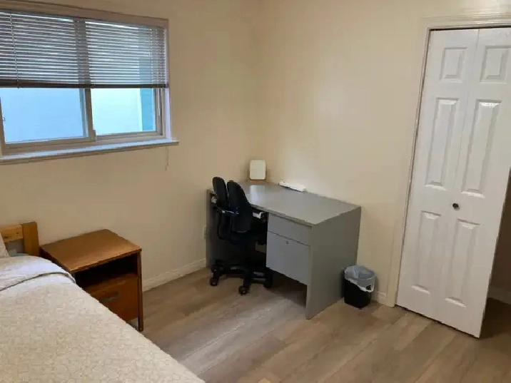 Nanaimo Stn(7 min walk) Clean, Safe, Quiet Room Nov 1st ($900, U