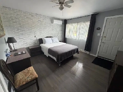 Cozy Bachelor with Private Bath at Restwell Motel