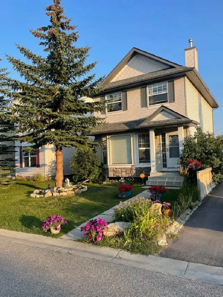 3 Bed 2.5 Bath Detached house  to rent in Royal oak NW