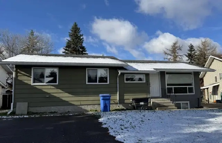 Spacious Main Floor of House Garage, Fenced Yard in Lacombe!
