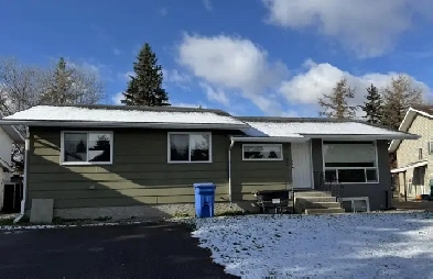 Spacious Main Floor of House Garage, Fenced Yard in Lacombe!
