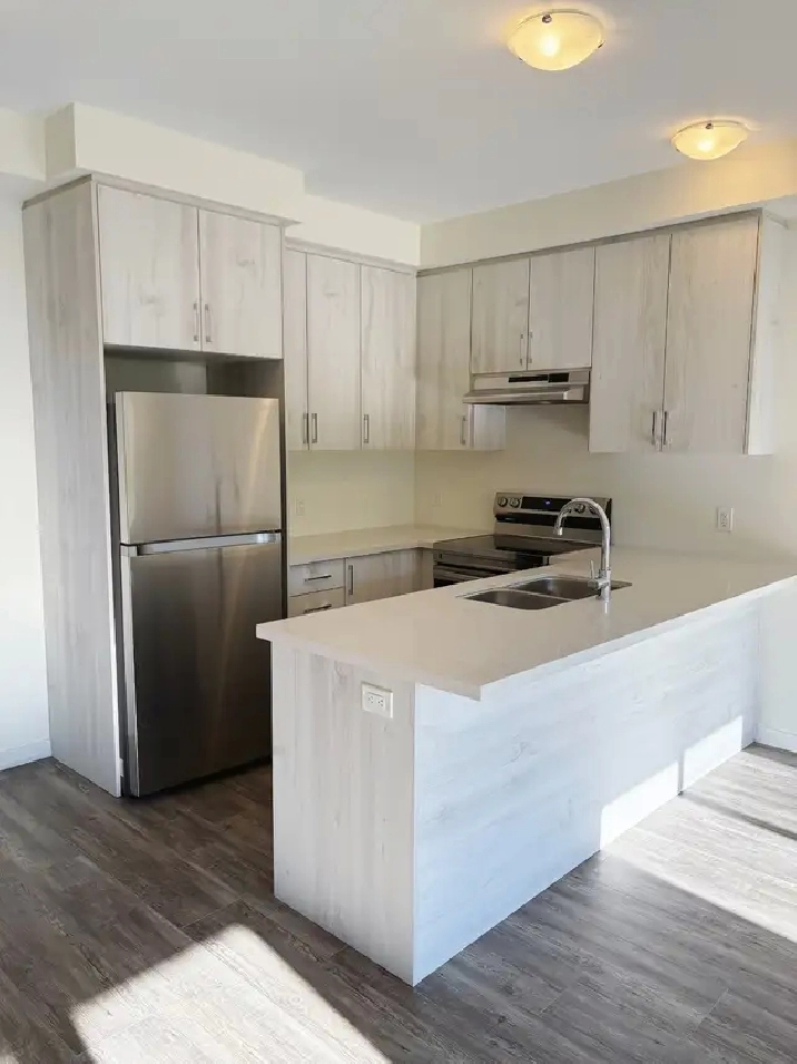 Three Bedroom Three Bathroom Townhouse Available for Rent