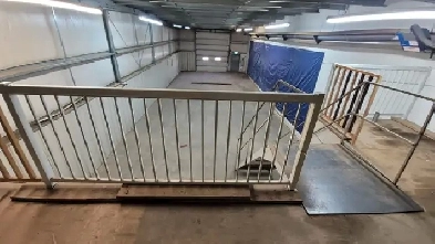 Bay for rent - Gross lease, Red Deer