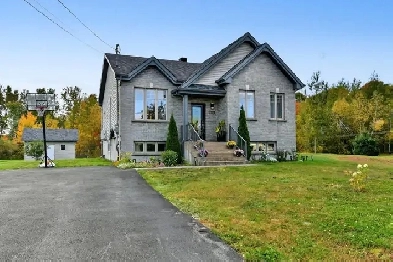 Maison à louer 2650$ mois (514) 207-1777