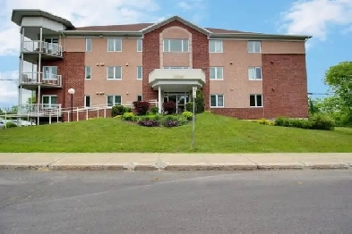 CONDO 4 ½ IMPECCABLE AVEC VUE SUR LE FLEUVE | LÉVISÀ vendre – 2