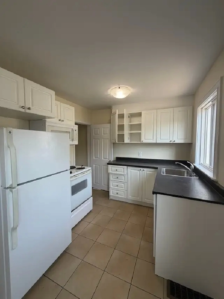 3 Story, 2 Bedrooms Townhouse