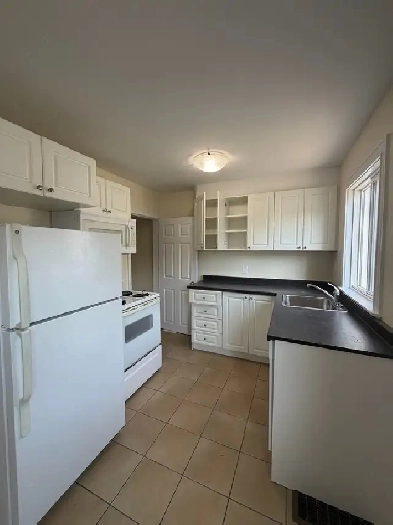 3 Story, 2 Bedrooms Townhouse