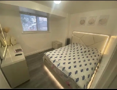 ROOM FOR RENT  ON 2ND FLOOR