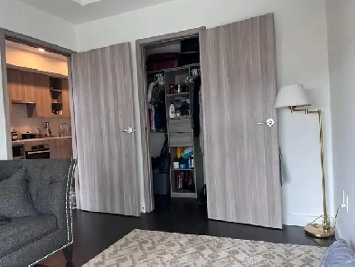 Luxury 1 bedroom Condo next to Bessarion Station