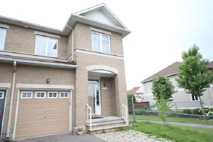 Wonderful 3Bdm/2.5Bth End Unit Townhome, Barrhaven, Jan 1