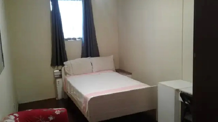CHAMBRE/ PRIVATE ROOM ALL INCLUDED PRÈS/ NEAR METRO PLAMONDON