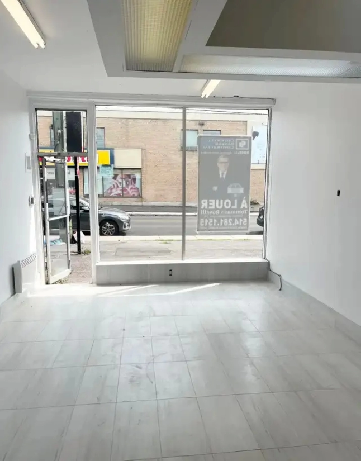 À LOUER — LOCAL COMMERCIAL