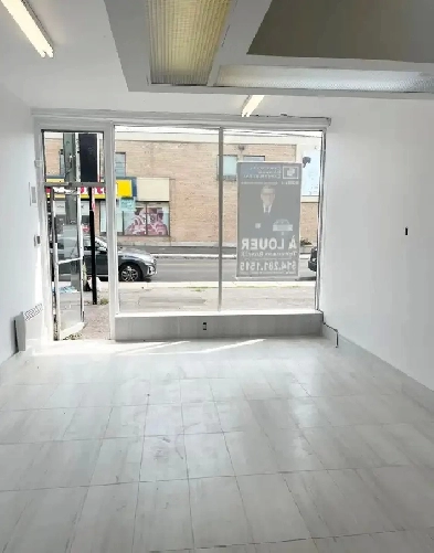 À LOUER — LOCAL COMMERCIAL