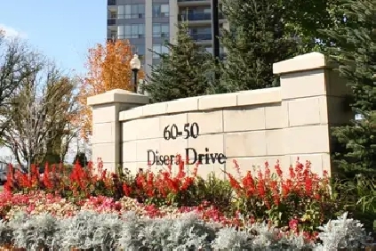 1 1 Condo with 2 bathrooms for RENTBathurst St & Centre St