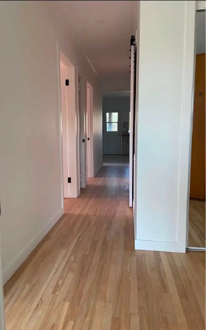 Beautiful 5 1/2 Apartment located in the Heart of Verdun