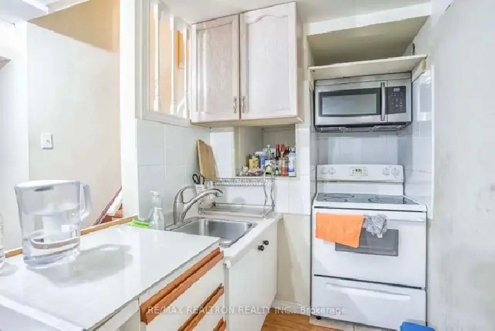 1 BEDROOM BASEMENT APARTMENT  DEC 01 SHERDAN COLLEGE BRAMPTON