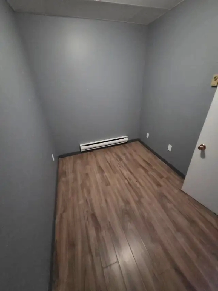 UPPER TWO BEDROOM - AVAILABLE NOV 1ST - UTILITIES INCLUDED