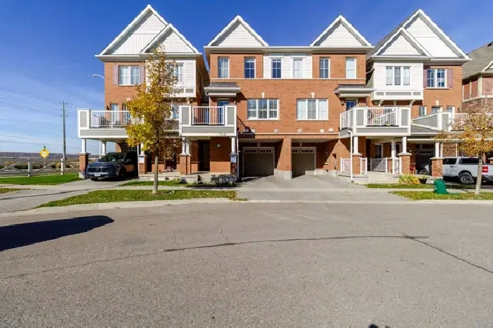 For Rent - 3 Beds 3 Bath