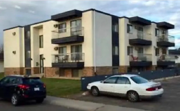 3rd Floor 1 bedroom with view - Southview!