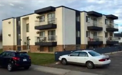 3rd Floor 1 bedroom with view - Southview!