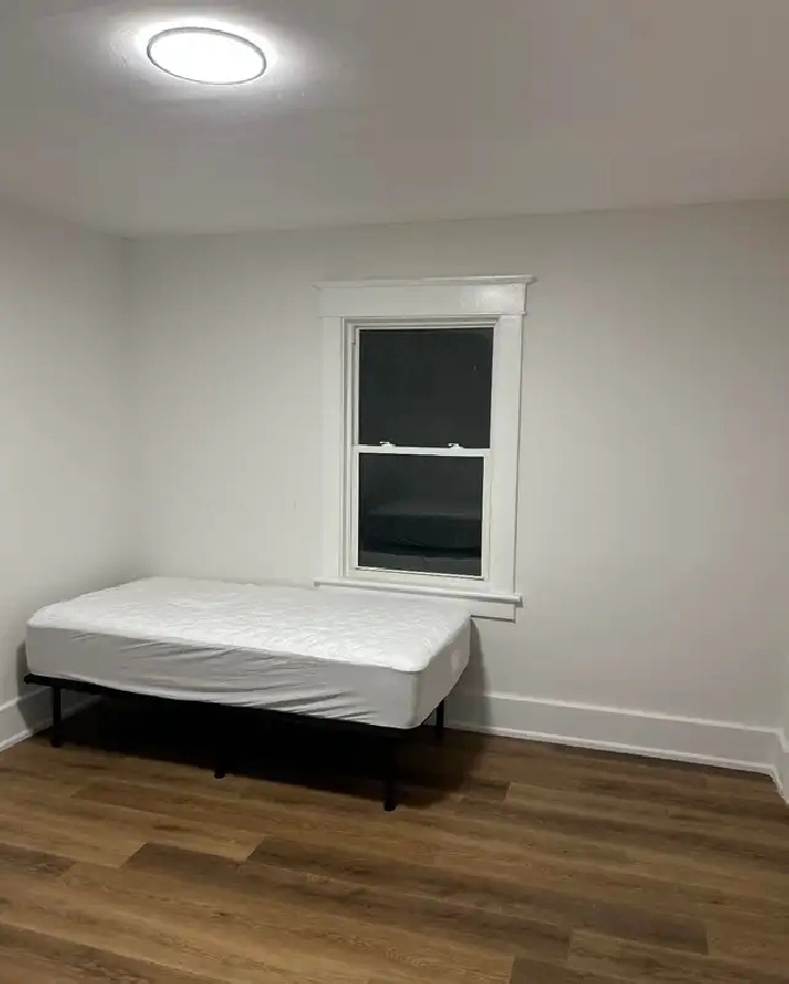 $900 / 1br - 600ft2 - Bedroom Rentals (Niagara Falls Centre, ON,