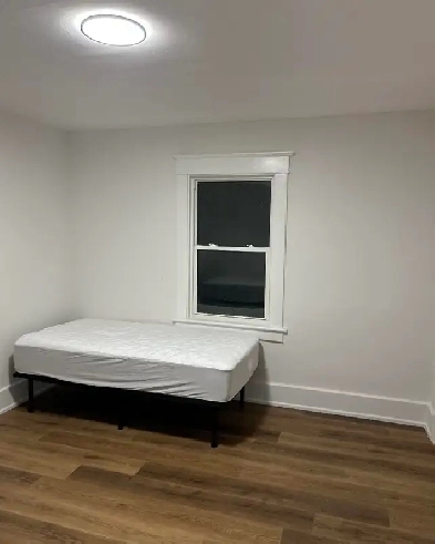 $900 / 1br - 600ft2 - Bedroom Rentals (Niagara Falls Centre, ON,