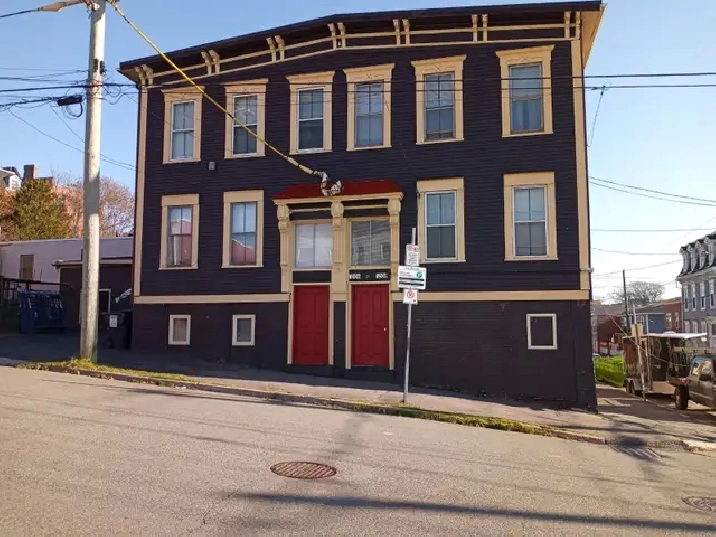 single person occupancy of 1 bedroom apt-non smoking on 2nd flr